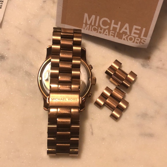 Michael Kors Watch - Picture 4 of 5